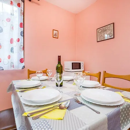Aldo Apartment *