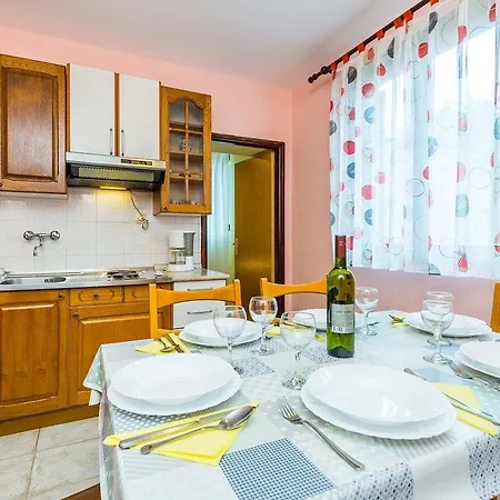 Apartment Aldo Banjole