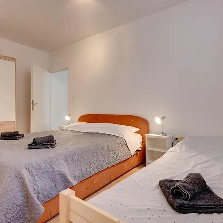 Apartment Aldo Banjole